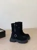 Botas de motocicleta para mujer, botines versátiles con suelas gruesas, estilo europeo y americano, nuevo modelo de otoño, adelgazantes, cremallera lateral, 2026, hebilla de cinturón