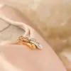 Colar Pingente Sapato de Ballet de Nicho Banhado a Ouro 18K para Mulheres, Design de Nicho, Corrente Elegante e Simples para Clavícula com Sapato de Dança