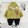 Conjunto de Moletom com Capuz e Zíper de Urso Tridimensional para Meninos com Calça Longa Estampada Fashion de Duas Peças Direto do Fabricante