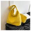 Bolsa de lã grande com estilo coreano para viagem, bolsa feminina de grande capacidade para outono e inverno de 2024, nova bolsa de balde de um ombro, elegante e versátil