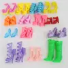 Venta al por mayor aleatoria de accesorios para muñecas Barbie, Zapatos de tacón alto, Accesorios en diferentes colores y estilos, Venta al por mayor aleatoria para juguetes infantiles