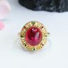 Anillo de Rubí Cultivado Guan Yu Anillo de Corindón Rojo Anillo Estilo de Corte Mayorista de Fábrica y Entrega S4011802