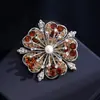 Nuevo Broche Floral Elegante y de Lujo de Gama Alta para Mujer, con un Diseño Sofisticado y de Lujo Ligero, Adecuado para Abrigos y Accesorios de Vestimenta, Completamente Adornado con Pedrería