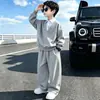 Conjunto de malha com gola de camisa para meninos, primavera e outono, estilo coreano, moderno e estiloso, conjunto esportivo de duas peças para crianças mais velhas