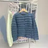 Chamarra corta de plumas para mujer 2026 Otoño Nuevo Estilo Sin Cuello Ligera Forro Interior Moda Cálida Tallas Grandes Abrigo