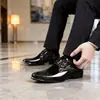 Uau, Sapatos de Couro de Tamanho Grande Feitos Sob Medida para Homens, Sapatos Formais de Negócios, Sapatos de Couro com Cadarço e Bico Fino, Sapatos de Casamento Estilo Britânico, Sapatos Masculinos Estilo Coreano