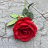 Rosa de franela roja de una cabeza Comercio Exterior una sola esquina de franela Rosa redonda rojo rosa decoración de boda lote de flores falsas