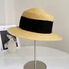 Chapéu de Palha Feminino de Verão Pequeno Yan Rafei Grama Trança Fina Topo Plano Roxo Chapéu de Sol Chapéu de Palha Retrô Chapéu Plano com Fita Plissada Chapéu de Sol