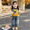 Conjunto de Macacão Cartoon para Meninas Coreanas 2026 Outono Novo Calça de Perna Larga Conjunto de Três Peças Moda Campus Celebridade da Internet Roupas Infantis