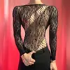 Lingerie sexy Lou Bei, apresentando um body de mangas compridas, transparente e sedutor com design vazado, um conjunto de renda transparente para um visual sedutor e atraente