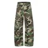 Calça masculina com bainha curva camuflada, vibe casual para atividades ao ar livre, marca europeia e americana moderna, calça longa de corte solto com bolsos de design, estilo workwear