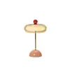 Lámpara de mesa estilo crema para dormitorio principal, de alta gama 2026 nueva luz nocturna ambiental recargable rosa retro para niños