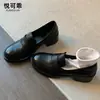 Mocassins Pretos Retrô Britânicos de Couro Genuíno Femininos 2026 Nova Chegada de Outono Salto Grosso Slip-on Salto Alto Versátil Sapatos Pequenos de Couro