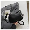 2026 Nova Bolsa Pequena Estilosa Versátil Moda Bolsa Transversal Bolsa de Ombro Bolsa Feminina Cor Sólida Tendência Estilosa Bolsa de Axila Tendência