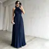 Vestido de noite longo slim com saia rodada em cor sólida, sem mangas, estilo francês, para uso transfronteiriço europeu e americano, 2026