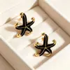 Novos brincos de design minimalista criativo da moda transfronteiriça, brincos de tarraxa de aço inoxidável com pingente de estrela-do-mar e pentagrama com esmalte gota de óleo