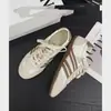 Tênis de Treino Retro Alemão para Mulheres, Aumenta a Altura em 4cm, Respirável, Versátil, Plano, Casual, Estilo Forrest Gump, Coleção Primavera 2026, Em Estoque