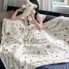 Manta de vellón de leche estilo ins coreano, manta para sofá, manta para siesta en la oficina, manta para aire acondicionado, adecuada para todas las estaciones, versión delgada
