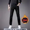Pantalones vaqueros negros de alta gama para hombre, forrados de forro polar para otoño e invierno, estilo europeo, bordados, corte ajustado, pitillo, elásticos, versátiles, casuales, modernos