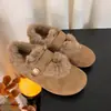 Sapatos Birkenstock Versáteis Novos e Quentes com Forro de Lã 2025 Sapatos Mary Jane para Mulheres Inverno Retro Francês Fofos Fivela de Metal