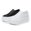 Primavera Nova Sapatos Femininos de Camada Única Estilo Coreano Sapatos Brancos Altura Interior das Mulheres Sapatos de Plataforma Aumentada Sola Grossa Slip-on Salto Alto Casual Sapatos Femininos