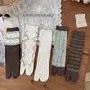 Calcetines florales de dos dedos estilo bosque para mujer, otoño e invierno, encaje, rayas retro, juveniles, zapatos de pezuña de caballo, calcetines de algodón de punta dividida holgados