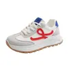 Tênis Leve e Respirável Forrest Gump para Mulheres Primavera 2025 Aumento Interno Super Popular Versátil para Esportes e Lazer Cadarço Retro Treinamento Moral