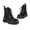 Botas de Couro Femininas Tamanho 35-48 Outono e Inverno, Bico Redondo, Couro Envernizado, Sola Grossa, Plataforma Impermeável, Salto Médio, Zíper Lateral, Botas de Equitação de Cano Baixo para Mulheres