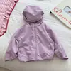 Jaqueta de Esqui Três-Provas para Meninas Outono 2026 Nova Leve à Prova de Vento Impermeável com Capuz Jaqueta para Passeio ao Ar Livre Roupas de Escalada para Crianças