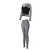 Elegante conjunto de fitness y yoga para mujer, con diseño cruzado, panel de malla, mangas largas, sujetador incorporado y características moldeadoras, adecuado para Pilates y otros entrenamientos en otoño