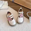 Zapatos de Cuero con Lazo de Moda para Niñas 2026 Primavera y Otoño Nuevos Versátiles Zapatos de Princesa para Niños, Zapatos de Suela Blanda para Niñas Pequeñas