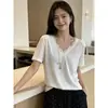 Camiseta Blanca de Encaje Estilo Coreano con Cuello en V y Manga Corta para Mujer, Nuevo Diseño Holgado Primavera/Verano 2026, Top Único y Chic