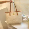 Bolsa de ombro de alta qualidade, moderna, 2026, nova, para todas as estações, grande capacidade, moda, monograma, bolsa de mão clássica, versátil, tote