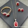 Chalcedony rojo jade diamante checo traje personalidad europea y americana grama diamante estilo de lujo ligero simple suministro transfronterizo kit de cuatro piezas