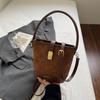 Bolsa Balde para Mulheres 2025 Nova Bolsa Outono Nicho Fashionável Bolsa Feminina Alto Valor Cor Contrastante Estilo Retrô Bolsa Transversal
