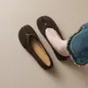 Wei Wei Girl 8293-7 Zapatos Retro de Gamuza con Dedos Divididos y Tacón Grueso Fruncido para Mujer Bailarinas Versátiles