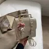 Mochila Pequena Estilo Faculdade 2025 Novo Estilo Moderno Bolsa de Ombro para Sair Mochila de Viagem Leve para Mulheres