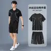 Traje de malla transpirable para hombre, conjunto de camiseta de manga corta fina y pantalones cortos de verano, un atuendo deportivo casual a la moda