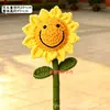 Línea de Hielo Terminada Cara Sonriente Gigante Girasol Tejido a Mano Regalo para el Día del Maestro y la Temporada de Graduación Regalo Creativo