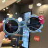Nuevas gafas de sol infantiles de dibujos animados de oso, gafas para fotos de bebé, forma cóncava, protección solar, gafas lindas, dulces, de moda