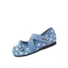Zapatos de piel para niña 2026 nuevos lindos con suela suave de lunares zapatos de princesa tela suave resistentes al desgaste velcro zapatos para niño