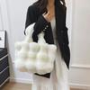 Bolsa de felpa cálida para mujer 2024 otoño e invierno nueva moda bolsa esponjosa bolsa de mano portátil gran capacidad esponjosa