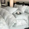 Novo Conjunto de Quatro Peças Esculpido em Leite Fleece Espesso Conjunto de Cama de Inverno com Fronha de Edredom de Fleece Dupla Face Lençol de Cama de Fleece de Coral Roupa de Cama Quente