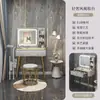 Penteadeira estilo italiano para quarto, moderna e simples, novo modelo 2026, pequena mesa de maquiagem de luxo discreto, escrivaninha para quarto principal com espelho integrado