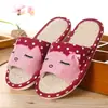 Novas pantufas para pais e filhos para primavera e outono, uso doméstico interno, pantufas de tecido para o chão para crianças, pantufas de linho especificamente para receber convidados em casa