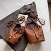 Bolso de Cubo Portátil de Alta Gama con Patrón Lichi para Mujer 2025 Nueva Llegada Bolso de Hombro Moderno que Combina con Todo Bolso Bandolera Casual Elegante