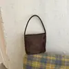 Bolso de mano de gran capacidad para mujer, nuevo modelo 2026, de un solo hombro, ligero, de alta gama, lujo discreto, de nicho, adecuado para ir al trabajo y a la escuela