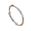 Pulsera de flores de lujo ligero para mujer, sólida, diseño joven de nicho, pulsera de estilo antiguo push-pull para regalo de cumpleaños para novia