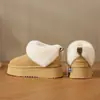 Botas de neve grossas, forradas com fleece, espessadas para mulheres, sapatos fofos tipo pão, novo estilo de inverno 2026, quentes, que aumentam a altura, versáteis, grandes sapatos de algodão