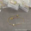 Colar de OVNIs de alta qualidade com um único diamante, corrente para clavícula feminina em ouro 18K banhado a ouro com um pequeno disco com um único diamante, disponível para atacado